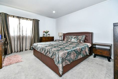 Photo of property in 21 Rosemead Place, Randwick Park, Auckland, 2105