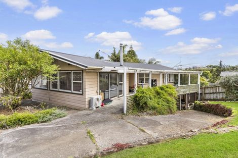 Photo of property in 11 Sycamore Drive, Sunnynook, Auckland, 0620