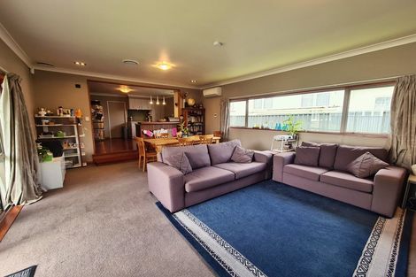 Photo of property in 31 Crewe Crescent, Hokowhitu, Palmerston North, 4410