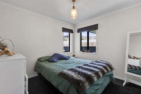 Photo of property in 15 Frederick Place, Whalers Gate, New Plymouth, 4310