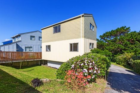 Photo of property in 8 Morere Street, Titahi Bay, Porirua, 5022
