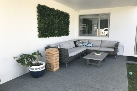 Photo of property in 2/2 Mahana Place, Raglan, 3225