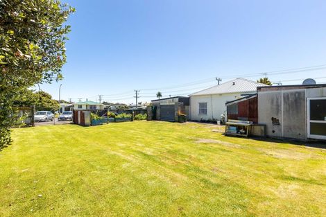 Photo of property in 9 Parris Street, Waitara, 4320
