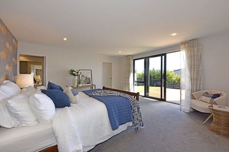 Photo of property in 3 Stoneyridge Close, Mount Pleasant, Christchurch, 8081