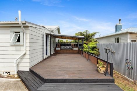 Photo of property in 9 Atkinson Street, Woodville, 4920