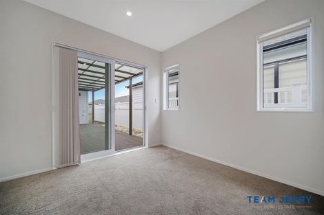 Photo of property in 67 Whare Kauri Road, Papakura, 2110