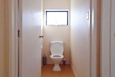 Photo of property in 6 Eske Place, Highland Park, Auckland, 2010