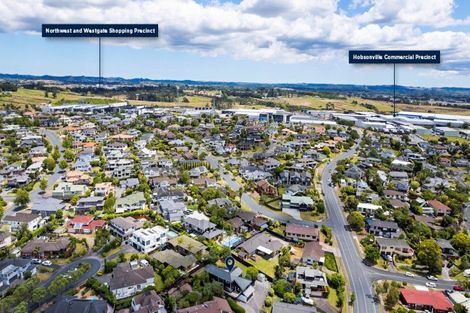 Photo of property in 33 Marina View Drive, West Harbour, Auckland, 0618