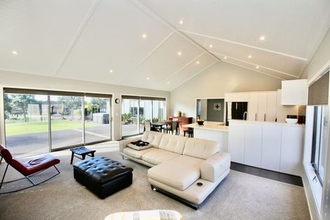 Photo of property in 4 Roseberry Place, Whitianga, 3510