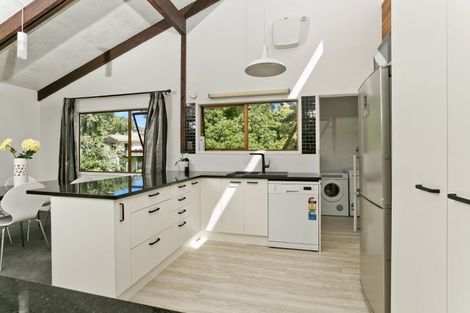 Photo of property in 2/13a Eskdale Road, Birkdale, Auckland, 0626