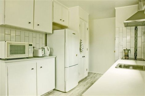 Photo of property in 19 Benita Place, Sunnyvale, Auckland, 0612