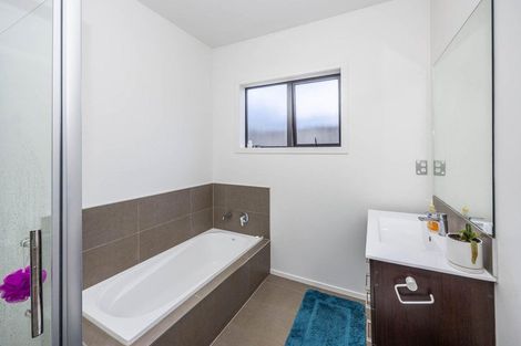 Photo of property in 15 Te Ironui Place, Huntington, Hamilton, 3210