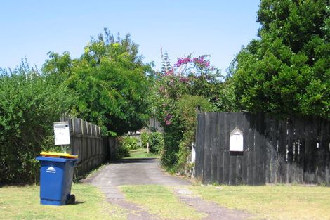 Photo of property in 1/1 Eskdale Road, Birkdale, Auckland, 0626