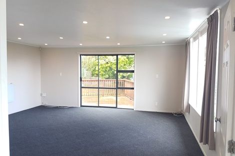Photo of property in 204 East Coast Road, Forrest Hill, Auckland, 0620