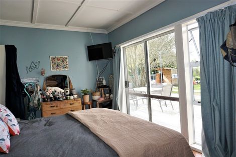 Photo of property in 82 Heatherlea West Road, Levin, 5575