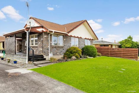 Photo of property in 22 Norfolk Rise, Waiuku, 2123