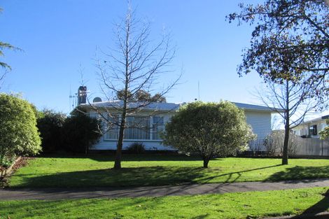 Photo of property in 12 Catlins Crescent, Milson, Palmerston North, 4414