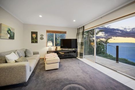 Photo of property in 24 Cliff Road, Torbay, Auckland, 0630