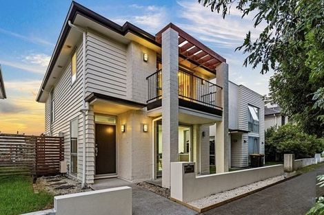 Photo of property in 11 Phar Lap Crescent, Takanini, 2112