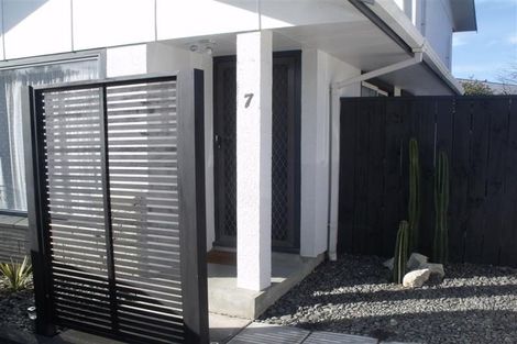 Photo of property in 5/16 Guthrie Road, Havelock North, 4130