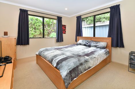 Photo of property in 15 Dorchester Place, Orewa, 0931