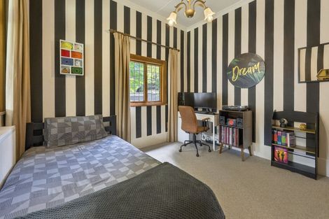 Photo of property in 77 Pahiatua Street, Hokowhitu, Palmerston North, 4410