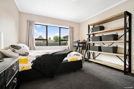Photo of property in 35 Clevedon Road, Papakura, 2110