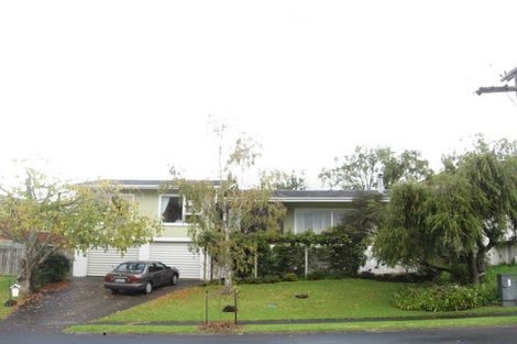 Photo of property in 9 Larne Avenue, Pakuranga Heights, Auckland, 2010