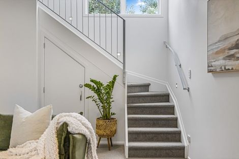 Photo of property in 16 Prestige Place, Castor Bay, Auckland, 0620