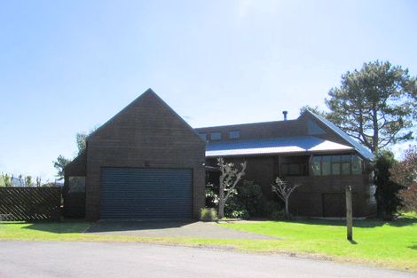 Photo of property in 8 Endeavour Place, Cooks Beach, Whitianga, 3591