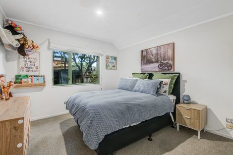 Photo of property in 1/2 Langton Road, Stanmore Bay, Whangaparaoa, 0932