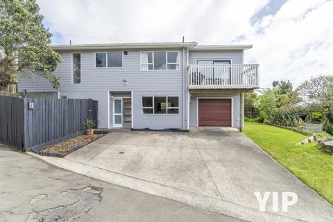 Photo of property in 12 Bloomsbury Grove, Newlands, Wellington, 6037