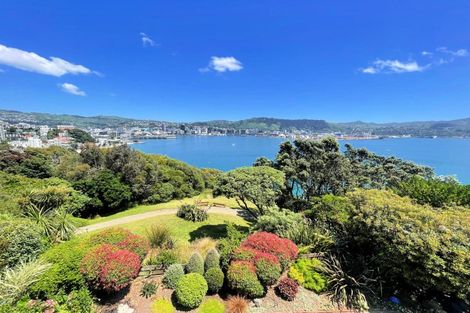 Photo of property in Beauport Apartments, 2/30 The Crescent, Roseneath, Wellington, 6011