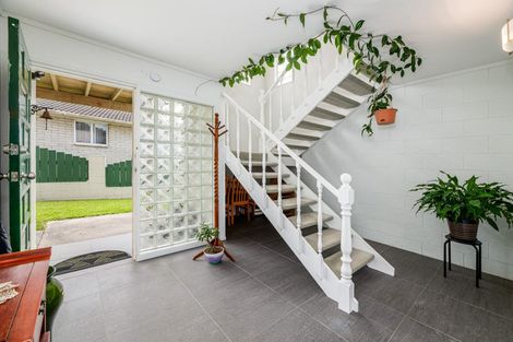 Photo of property in 46 Spence Road, Henderson, Auckland, 0612