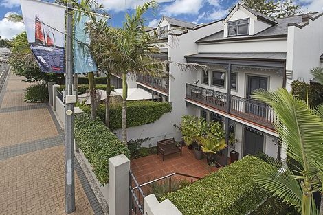 Photo of property in 4/177 Hurstmere Road, Takapuna, Auckland, 0622