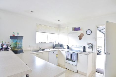 Photo of property in 2/12 Bowater Place, Manurewa, Auckland, 2102