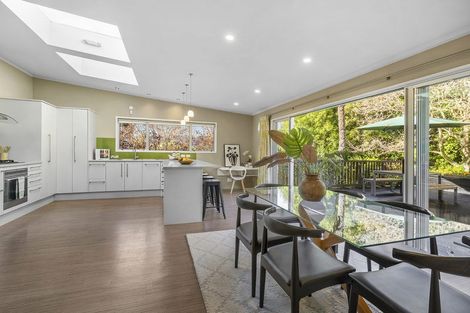 Photo of property in 100 Larsen Crescent, Tawa, Wellington, 5028