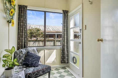 Photo of property in 117 Bartholomew Road, Levin, 5510