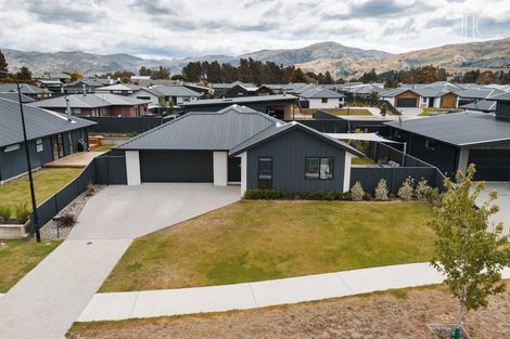 Photo of property in 10 Searle Drive, Cromwell, 9310