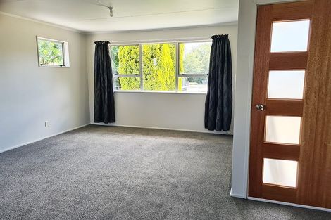 Photo of property in 27 Moore Crescent, Carterton, 5713