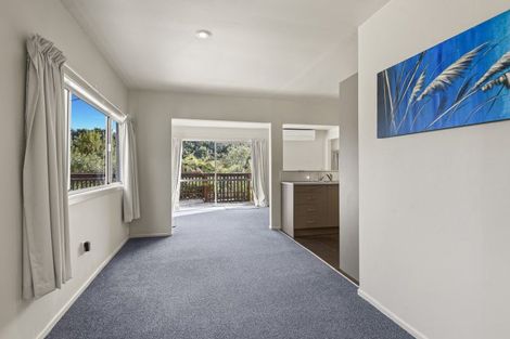 Photo of property in 43 Oxford Road, Lake Rotoma, Rotorua, 3074