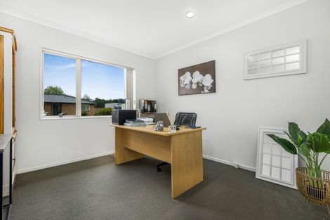 Photo of property in 9 Neesons Way, Glendene, Auckland, 0602