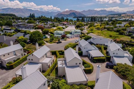 Photo of property in 9 Meadowbrook Place, Wanaka, 9305