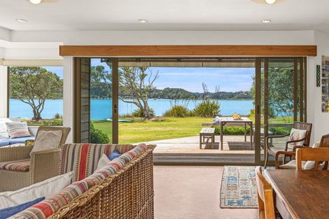 Photo of property in 42 Harbour View Road, Point Wells, Warkworth, 0986