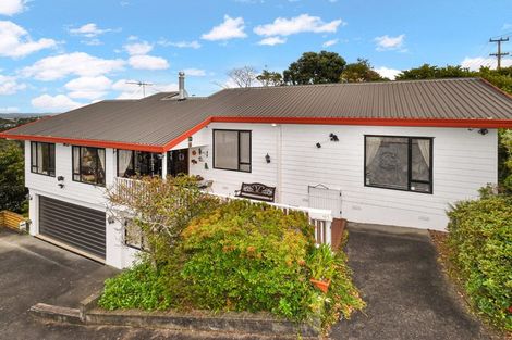 Photo of property in 105 Luckens Road, West Harbour, Auckland, 0618