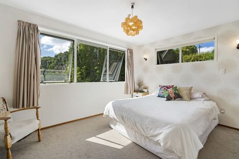 Photo of property in 2/14 Target Road, Totara Vale, Auckland, 0629