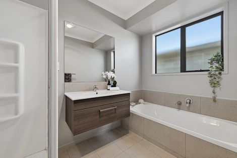 Photo of property in 8 Vantage Place, Omokoroa, 3114