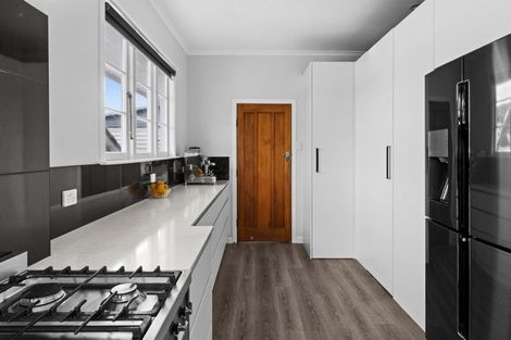 Photo of property in 11 Tom Parker Avenue, Marewa, Napier, 4110