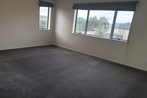 Photo of property in 9 Seresin Crescent, Flat Bush, Auckland, 2016