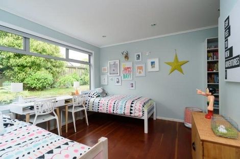 Photo of property in 59 Highbury Road, Highbury, Wellington, 6012